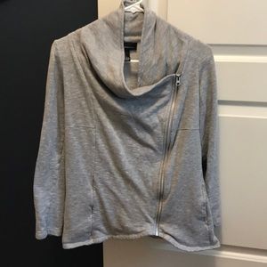 Asymmetrical grey sweatshirt